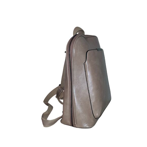 Backpack Mid-Sized Nude Hard Shell Faux Leather Full Zipper Adj Straps NWOT - Picture 6 of 8